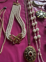 Lot Of Vintage Jewelry Mix Brooches Necklaces Bracelet Earrings Ring