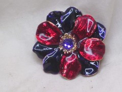 purple red flower brooch pin enameled detail 2.25″ diameter fashion jewelry