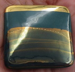 VTG GEOMETRIC 1 5/8″ blue green teal shade gold tone mtl Brooch Pin Costume