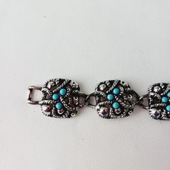 Vintage Avon Sierra Link Bracelet Faux Turquoise Beads Fold Over Clasp 1970’s
