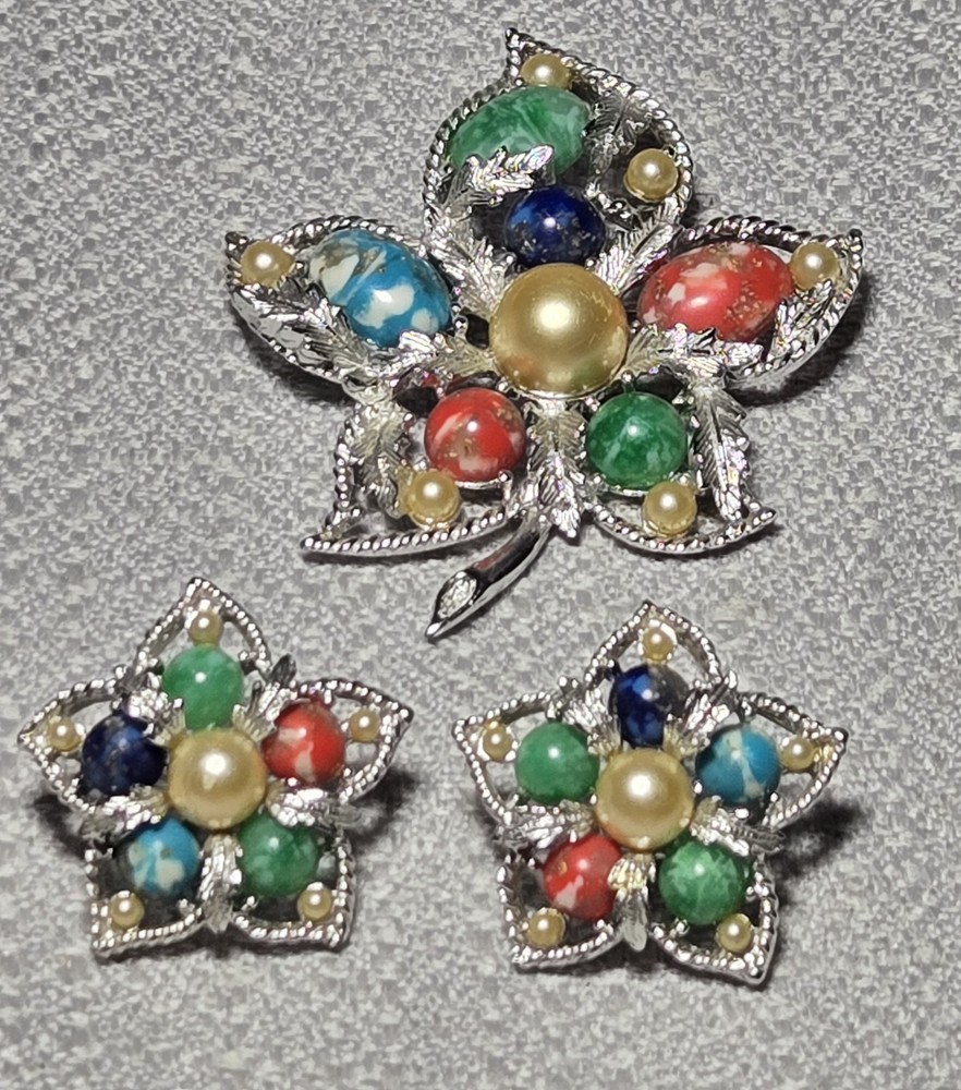 Sarah Coventry Vintage Multicolor Leaf Brooch Earrings Set Pearl Colored Stones