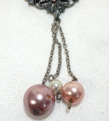 Women’s Vintage Style Pearl Necklace Ornate Square Rhinestone Pendant Pink White