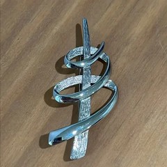 Vintage 1986 JJ Modernist silver tone Christmas Tree brooch pin, 3.5 inches