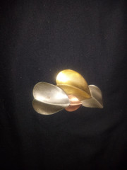 Leaf Broach