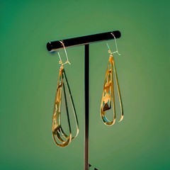 10K Solid Yellow Gold Earrings 3.9 Grams 2 1/2″ Long 1/2 ” Wide