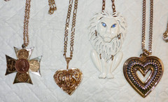 4x Vintage LONG NECKLACE LOT 18″- 29″ CHAINS PUFFY HEART, FILIGREE, LION, COINS