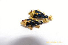 RARE VINTAGE TRIFARI BLUE ENAMEL FISHES BROOCH PIN