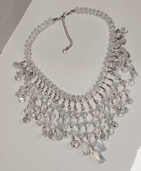 Crystal glass bib necklace unsigned designer – ONE DANGLE IS MISSING BEADS