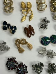 30 Pr Vintage Clip-on/Screw Back Earrings Signed & Unsigned MMA 2 SISTER TRIFARI