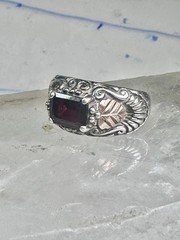 Black Hills Gold ring wedding band garnet leaves size_5.5 sterling silver women