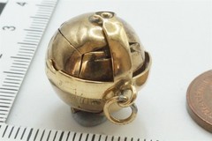 GOOD QUALITY VINTAGE ENGLISH GOLD & SILVER MASONIC ORB / CROSS FOB CHARM