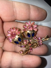 Hollycraft 1951 Brooch on Pink And Blue Rhinestones Vintage