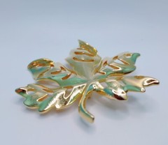 Vintage Maple Leaf Articulated Leaves Shiny Gold Tone Large Brooch Pin