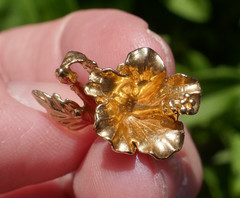 Vintage Solid 14k Yellow Gold Three-Dimensional Flower Pendant / Charm – 3.3g.