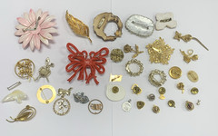 Vintage Estate 36pc Jewelry Lot Brooches Pins Celluloid Metal Stones Religious