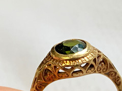 Vtg 14K Yellow Gold Ring 2.9g Fine Jewelry Size 6.25 Band Emerald Color Stone