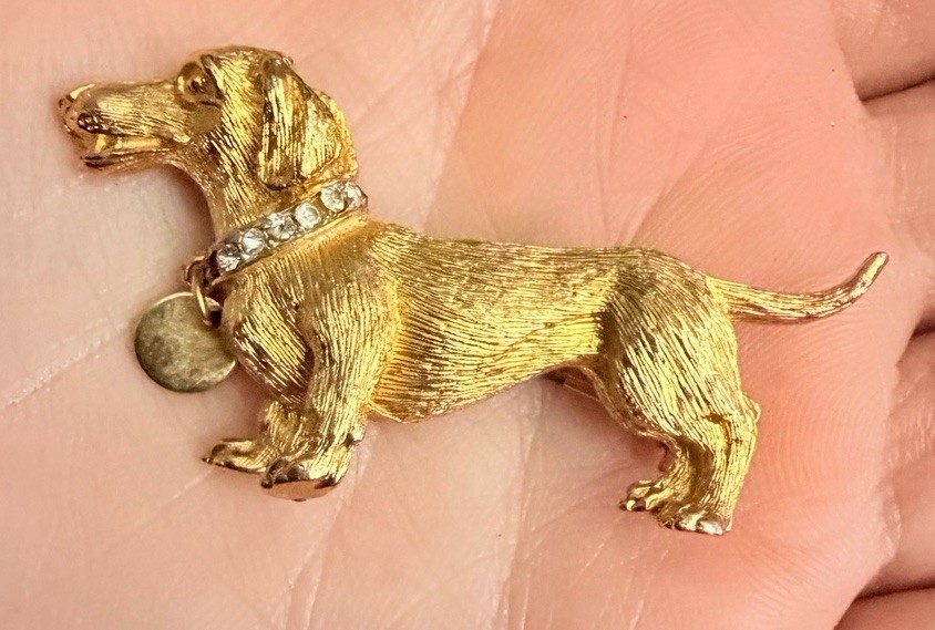 Vintage Gold Tone Dachshund Wiener Dog Rhinestone Collar Brooch Pin Cute Doxie
