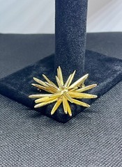Vintage Brooch Pin Star⭐️Sunburst☀️ Flower GoldTone Abstact 2 Inches Layered