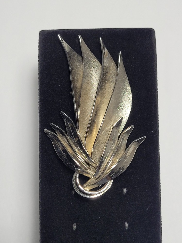 Vintage Silvertone Leaves Foliage Flame 3D Brooch Mid Century Fashion Jewelry