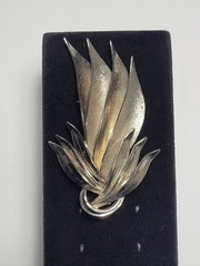 Vintage Silvertone Leaves Foliage Flame 3D Brooch Mid Century Fashion Jewelry