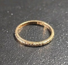 Vintage Mid-Century Victorian Revival 10k Yellow Gold Tiny Petite Band Ring
