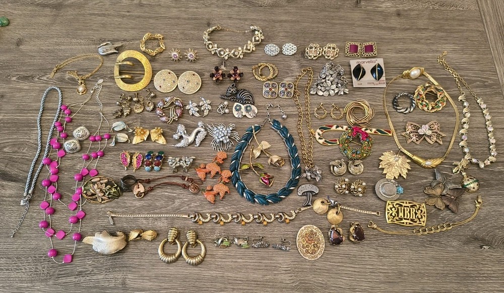 Vintage Estate Lot Designer Signed Jewelry BSK Lisner Kramer Weiss Coro + 69pc