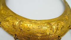 RARE Vintage Signed THAILAND Etched BRASS Collar Necklace ~ KITTY CATS W/ BELLS