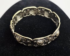 Vintage Brass Toned Metal Rose Panel Bracelet 8″ Bangle Art Nouveau Style