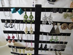 8# Vintage-Now 217pc Costume Jewelry Necklace Earrings Pins Bracelets Lot (Bb17