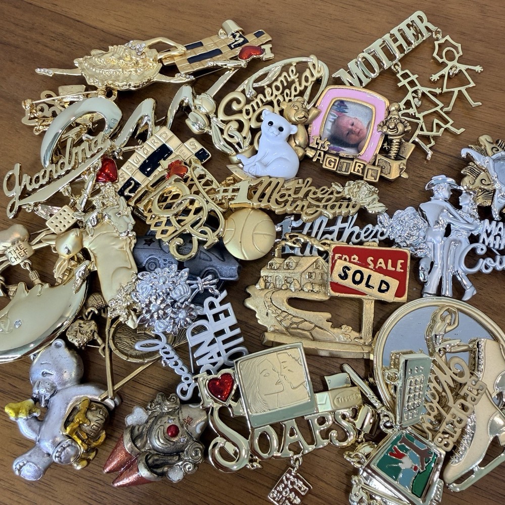 Lot of 28 NOS Mystery Brooches Danecraft AJC Unbranded Gold & Silver Tone