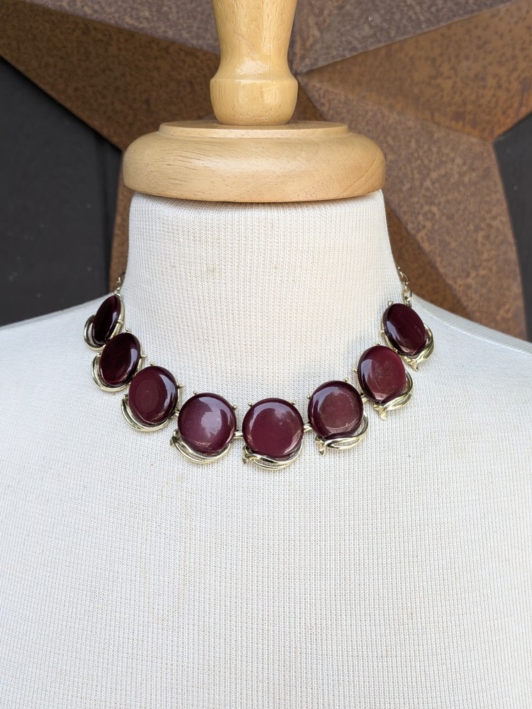 Vintage Deep RED Burgundy Maroon ROUND Thermoset Gold Tone 16″ Necklace Choker