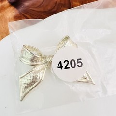 Vintage Brooch Textured Satin Bow Ribbon Large Soft Gold Tone Matte 4205
