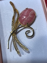 Vintage 1/20 12K Gold Filled Brooch & Oval Rhodochrosite 3/4″ L Gold Stem & Leaf