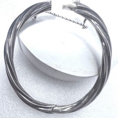 Vtg Sterling Silver Bangle Bracelet Oval 925 Twisted Hinged Safety Chain 6.5″