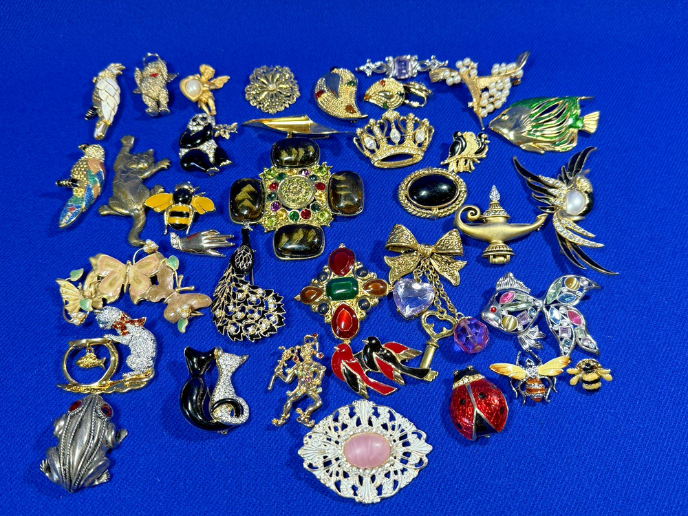 34 80s 90s Brooches Unsigned & Signed Krementz Avon KJL PS Co Batya Roman JJ AJC