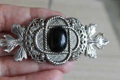 VINTAGE HANDMADE OOAK SILVER PLATED METAL FILIGREE LEAF VICTORIAN BROOCH