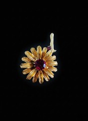 Vintage 1950’s Garnet Glass Rhinestone Flower Brooch