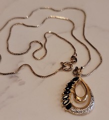 Vintage 925 Sterling Silver Black Stone Teardrop Pendant Necklace – Gold Tone