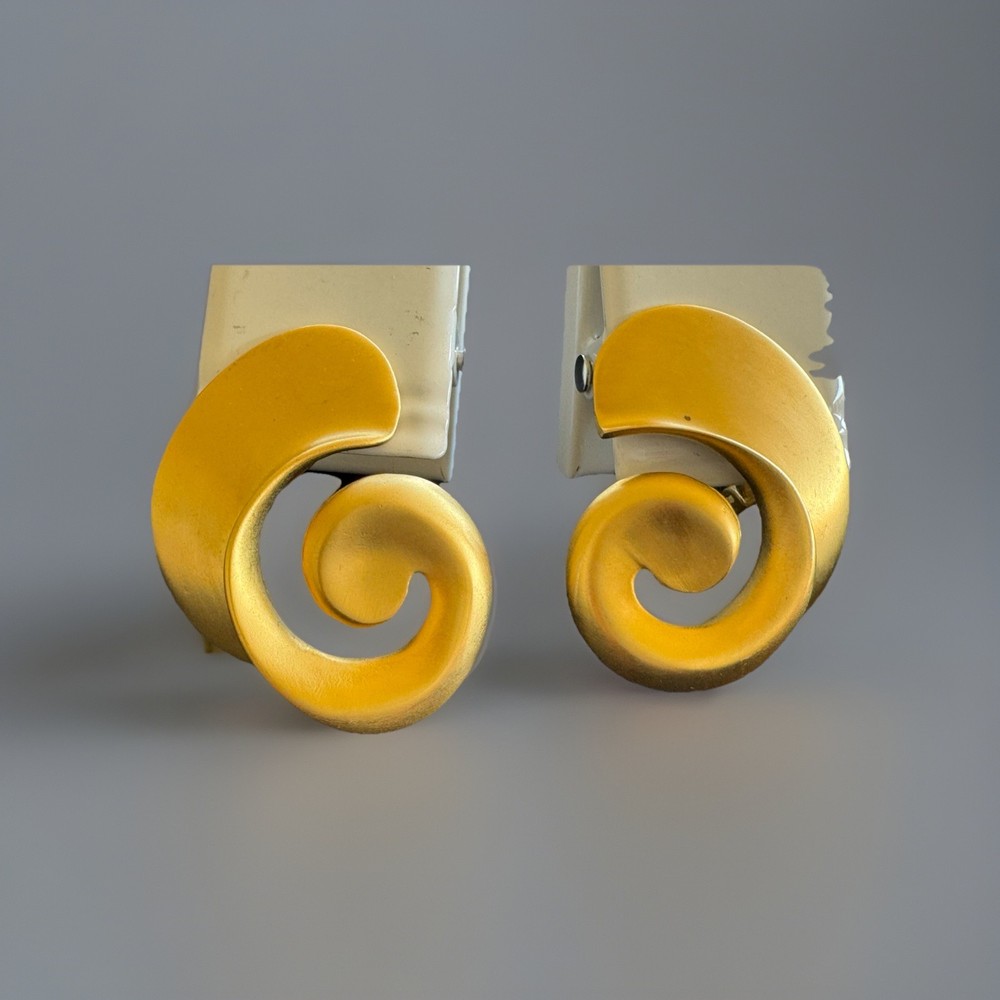 RUNWAY Statement 1980s Asymmetry Gold Plated Huge Clip Earrings 80’s Swirl