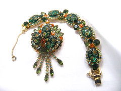 DeLizza & Elster Juliana intaglio floral jeweled bracelet brooch set green