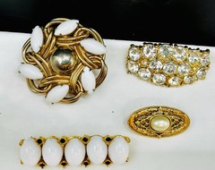 Vtg. Brooch Lot Some Signed Rhinestone, Gold Silver Tone Wear Resell 28pc Monet