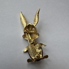 Jelly Belly Lind Gal Rabbit Brooch Signed LG Vintage Bunny Gold Tone Blue Stones