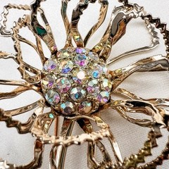Sarah Coventry Allusion Floral Brooch/1968/VTG/Large/Aurora Borealis Rhinestones