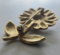 Vintage Mid Century Metal Enamel Flower Brooch White Daisy w/ Stem & Leaves