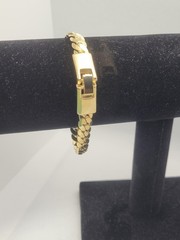 Gold Tone Snake Chain Braslet 8.5in