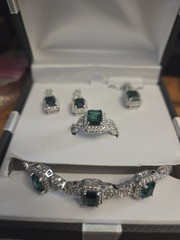 Vintage 4 Piece Simulated Emerald Cz Stones Ring Bracelet Necklace Earrings Nib