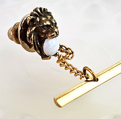 Vintage Signed Swank Gold Tone Lion with Faux Opal in Mouth Tie Lapel Pin .50 in