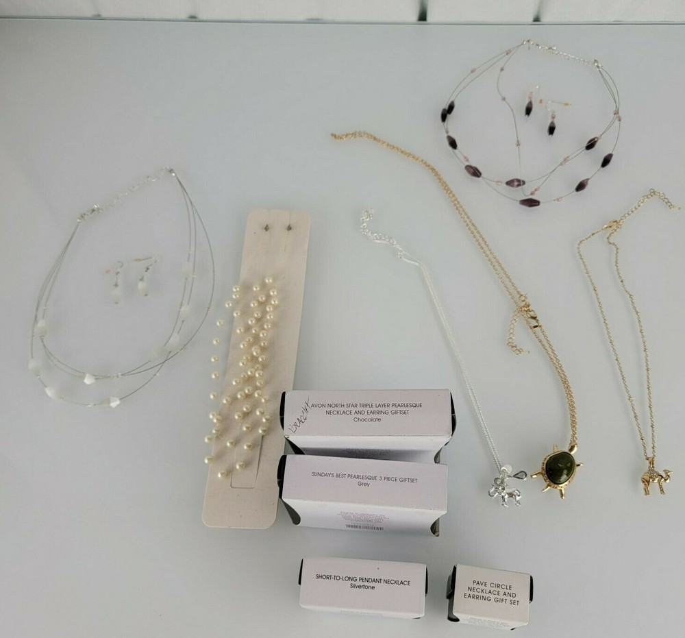 Avon Costume Jewelry Necklace Set Lot Bracelet Earrings Pearl Turtle 17 pieces