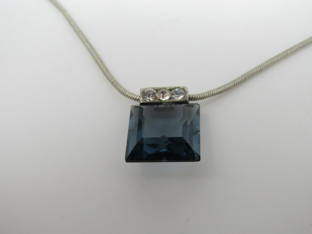 Vintage Square Blue Crystal Pendant Necklace Rhinestone Accent 18″ Snake Chain
