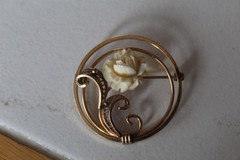 LOT OF 6 VTG WEARABLE MARKED 1/2 12K GF BROOCH PINS, LEAF IS 14K GF 25 GM